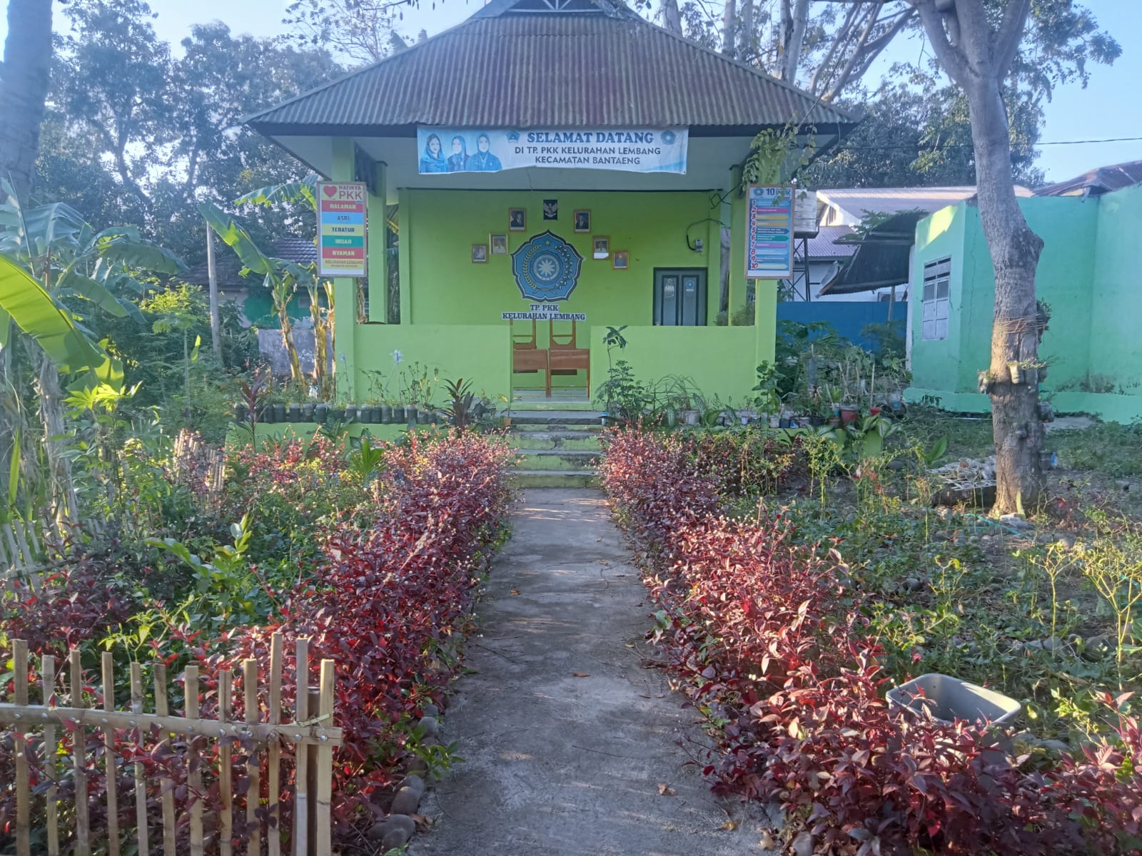 Dari Lahan Sederhana, Tumbuh Semangat Hijau: TP PKK Kelurahan Lembang Hadirkan Lingkungan Asri dan Produktif